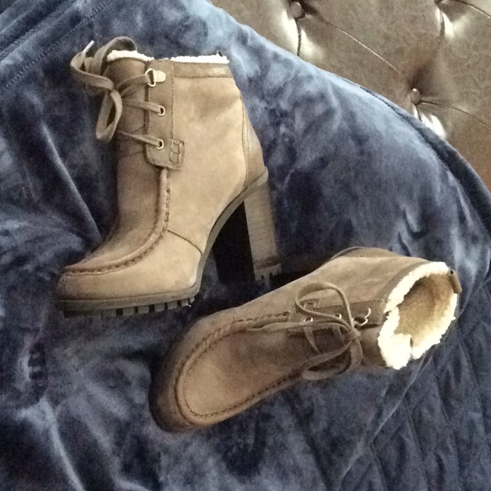 *MAKE ME AN OFFER* Grey Sam Edelman booties